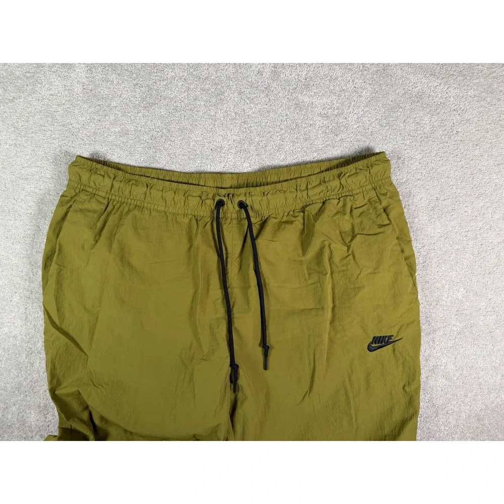 Nike Tech Standard Fit Taper Length UV Repel Athletic Pants Mens XL Green